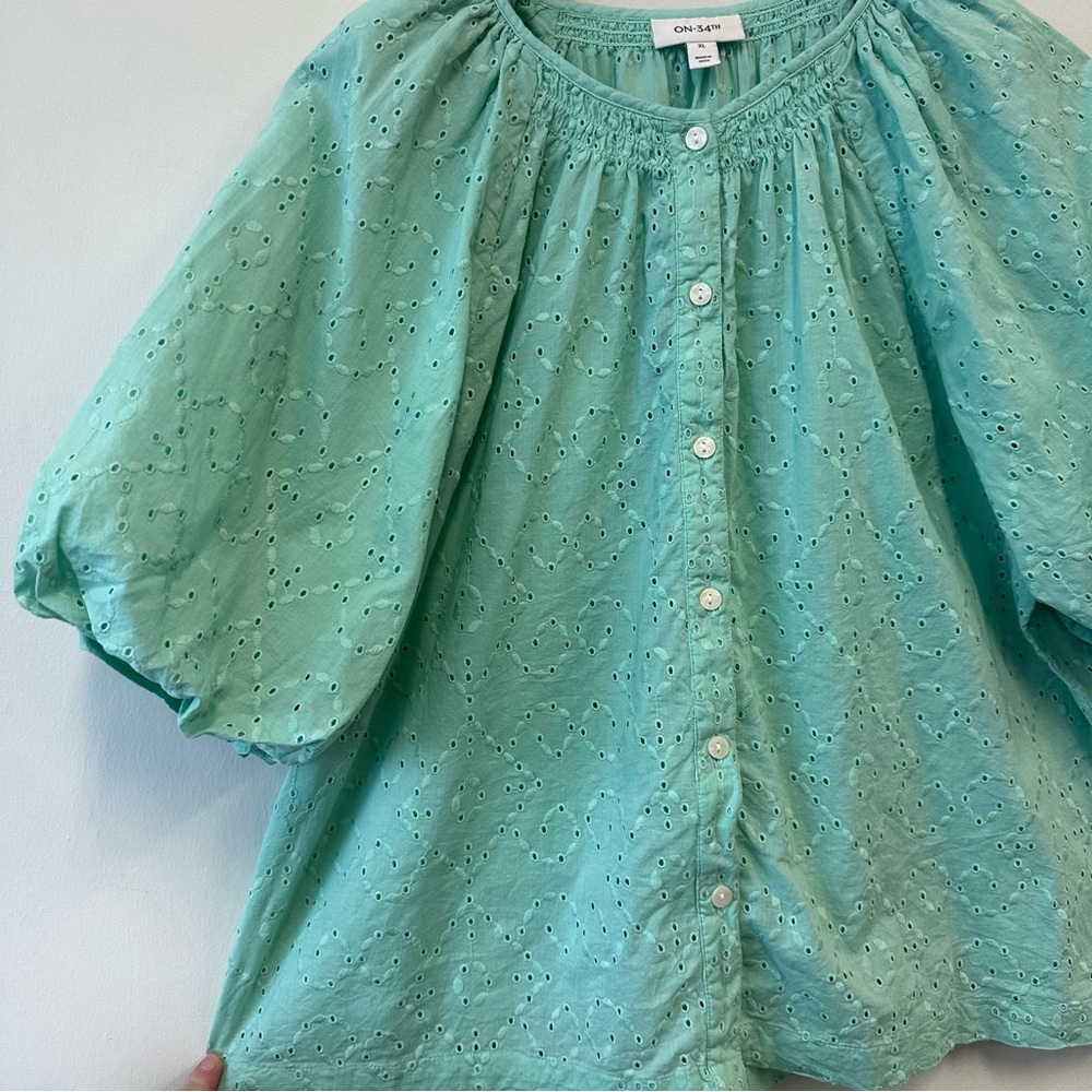 100% Cotton Mint Eyelet Puff Sleeve Button Down Blouse - Picture 3 of 8